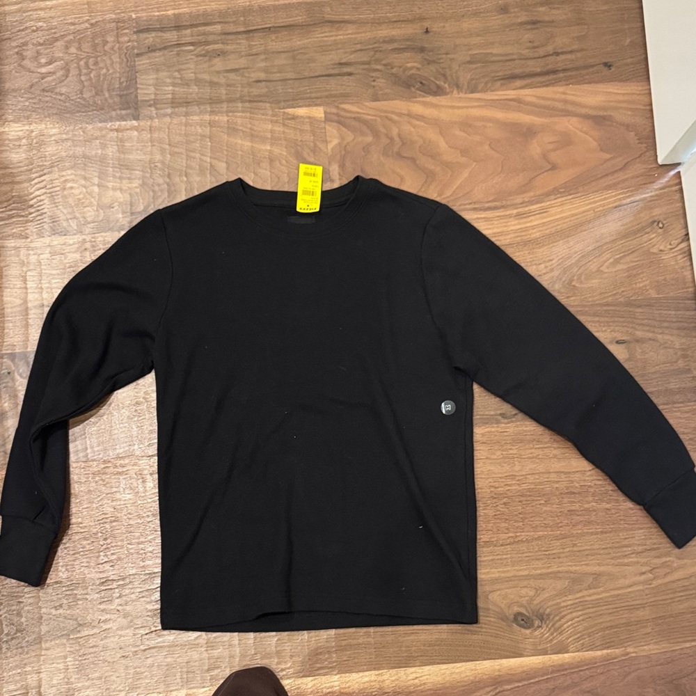 Tilly's Black Long Sleeve Kids Tee